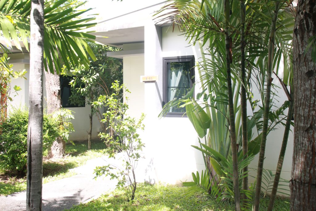 Amphetamine treatment center cabin accommodations